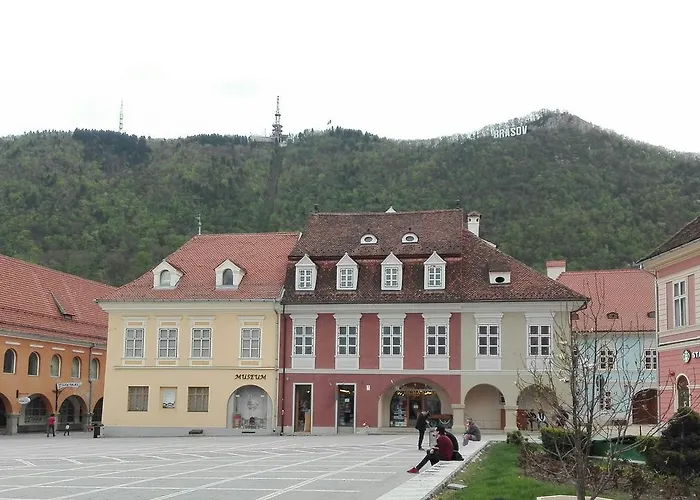 Black Church Core For 2 Apartman Brassó